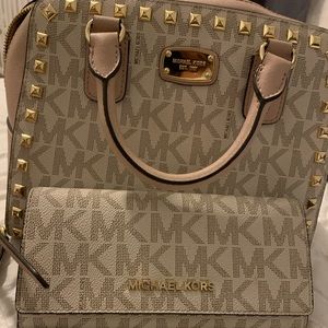 Michael Kors purse and wallet. Authentic.